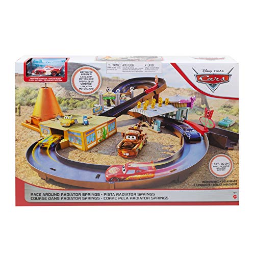 Disney Cars Pista de coches Radiator Springs, juguetes niños 4 años (Mattel GGL47)