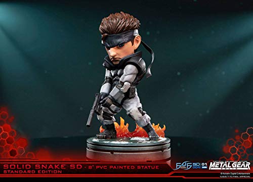 First 4 Figures Metal Gear Solid - Solid Snake SD PVC Painted Statue (20cm), Multicolor