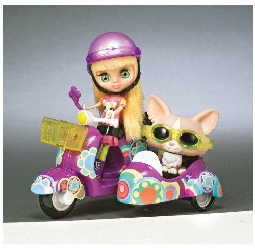 Hasbro Littlest Pet Shop Blythe & Pet Scooter