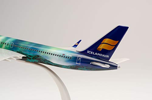 herpa 610735 – Boeing 757-200 Icelandair Hekla Aurora Wings Modelo de avión con Soporte, Modelo avión, construcción de maquetas, Modelos en Miniatura, Coleccionable, plástico, Snap Fit – Escala 1:200