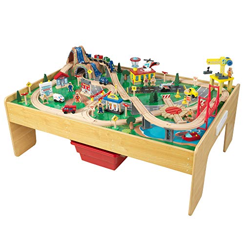 KidKraft- Set de tren y mesa de actividades de juguete, de madera, para niños, juego clásico de actividades ferroviarias con accesorios incluidos (120 piezas) Adventure , Color Multicolor (18025)