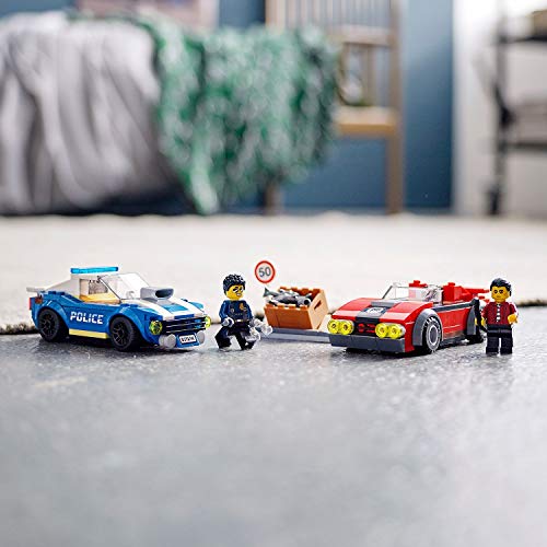 LEGO City Police - Policía: Arresto en la Autopista, Set de Construcción Inspirado en la Serie de Televisión, Incluye 2 Personajes, un Coche de Policía de Juguete (60242)