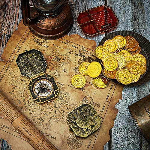 Sumind 64 Piezas Juguetes de Tema de Piratas, Incluye 60 Monedas Falsas de Oro de Piratas, 2 Mapas de Tesoro y 2 Brújulas de Pirata para Juguete de Caza de Tesoro Fiesta de Cumpleaños