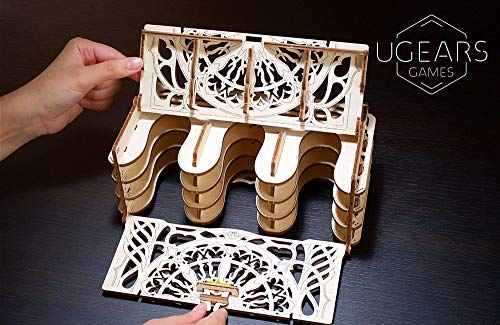 UGEARS Modelo Mecánico Puzzle 3D - Soportes de Juego de Cartas - Card Holder - Caja de Madera Tarjeta de Juego Estuche Funda para 12 Mazo de Naipes Maquetas para Construir Adultos para Juegos de Mesa