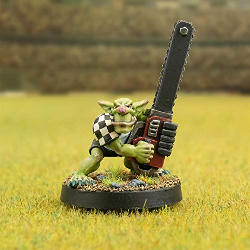 War World Gaming Gutrot Greenskins - Jugador Especial Goblin con Motosierra - 28mm, Escala, Fútbol Fantástico, Miniaturas, Figuras Blood Bowl, Coleccionismo