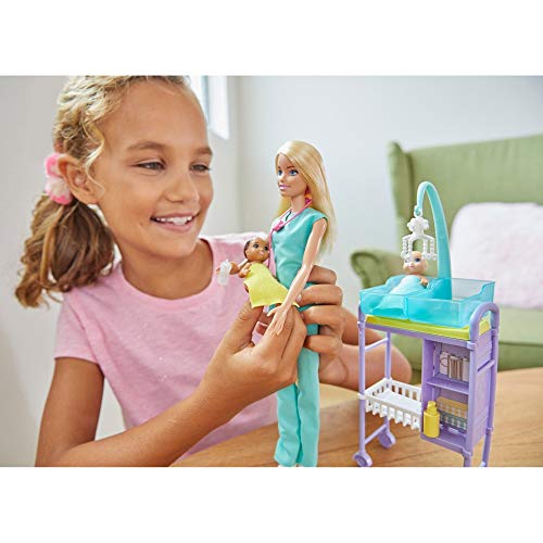 Barbie Quiero Ser pediatra muñeca rubia con dos bebes y accesorios (Mattel GKH23)