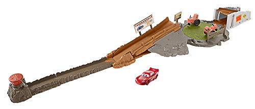 Cars Pista tractores chiflados, pista de coches de juguete (Mattel FLG70)