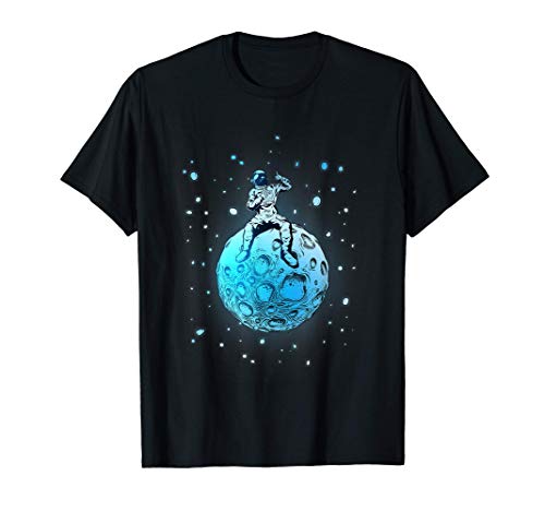 Astronaut Sitting On Planet Outer Space Camiseta