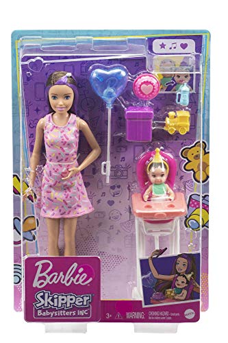 Barbie Skipper Muñeca canguro con vestido y bebé, con trona de niño de juguete y accesorios de cumpleaños (Mattel GRP40)