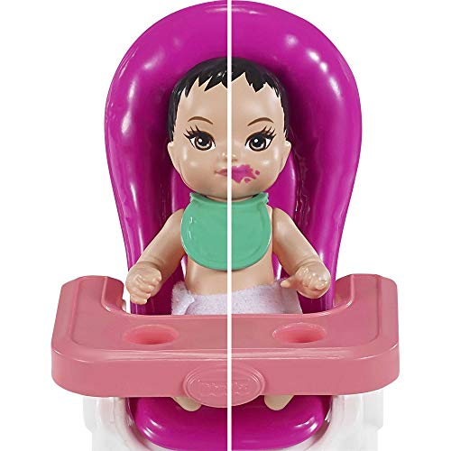 Barbie Skipper Muñeca canguro con vestido y bebé, con trona de niño de juguete y accesorios de cumpleaños (Mattel GRP40)