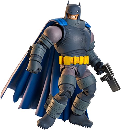Batman - Figura de acción, Blindado Multiverse 6" (Mattel DNW68)