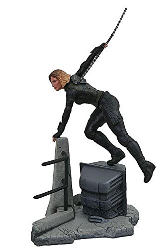 Diamond Select Toys Marvel Gallery: Avengers Infinity War - Black Widow PVC Diorama (APR182160)