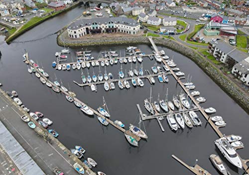 Lais Puzzle Barcos en el Puerto de Aberystwyth Marina, Ceredigion, Gales, Gran Bretaña, Directamente en la Costa del Mar de Irlanda 1000 Piezas