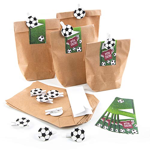 Logbuch-Verlag 12 bolsas de papel + pinzas de fútbol + pegatinas para regalo de cumpleaños para niños