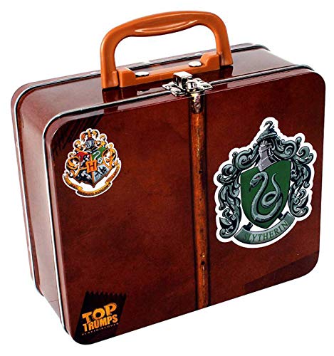 Winning Moves - Lord Voldemort Juego de Cartas en Italiano Top Trumps Serpeverde Colector Tin Harry Potter, Color Colorido, 033466