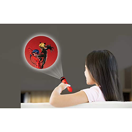 Lexibook Lexi Disney, Prodigiosa Ladybug, Miraculous-Linterna de bolsillo con proyector 3 discos y 24 imágenes LTC050MI, color