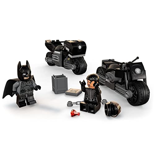 LEGO 76179 DC Batman y Selina Kyle Persecución en Moto, Set de Construcción de Catwoman, Juguete con Batseñal Que Brilla en la Oscuridad