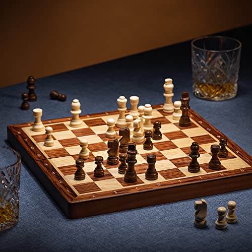 Navaris Tablero de ajedrez y Damas - Board magnético 2en1 de Madera Plegable - con 56 Piezas en Blanco Negro - Juego de Mesa Profesional - 29 x 29 cm