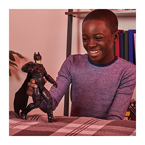 THE BATMAN - FIGURA BATMAN 30 CM - DC COMICS - Muñeco Batman 30 cm Articulado con Capa de Tela - Estilo y Detalles Oficiales de la Película - 6061620 - Juguetes Niños 3 Años +