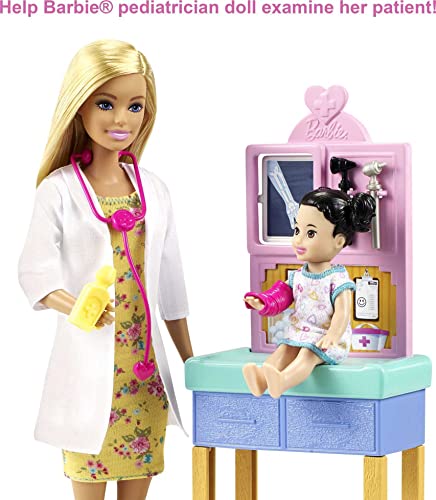 Barbie Pediatra Muñeca rubia doctora con bebé, consulta médica de juguete y accesorios (Mattel GTN51)