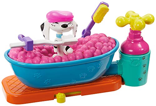 Disney 101 Dalmatian Street Baño de burbujas con figura Dolly y accesorios, juguete niños +5 años (Mattel GBM47)