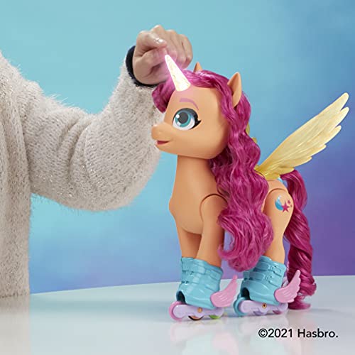Figura de la película My Little Pony: Una Nueva generación, Sunny Starscout Canta y Patina, Juguete Interactivo de Control Remoto de 22,5 cm con 50 reacciones, Luces (F1786)