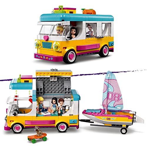 LEGO 41681 Friends Bosque: Autocaravana y Barco de Vela, Juguete de Construcción con Mini Muñecas y Figura de Mapache