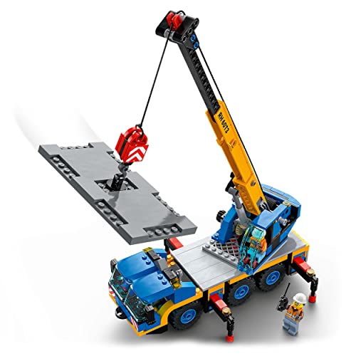 LEGO 60324 City Grúa Móvil, Set de Vehículos de Construcción, Juguete para Niños y Niñas 7 Años con Mini Figuras