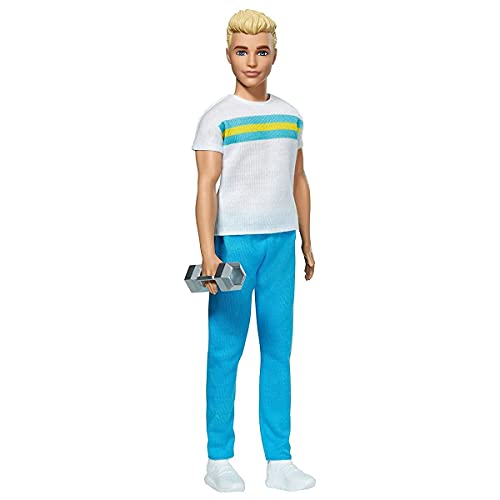 Barbie Ken 60 Aniversario Muñeco rubio con moda deportiva y accesorio de gimnasio, regalo para niñas y niños +3 años (Mattel GRB43)