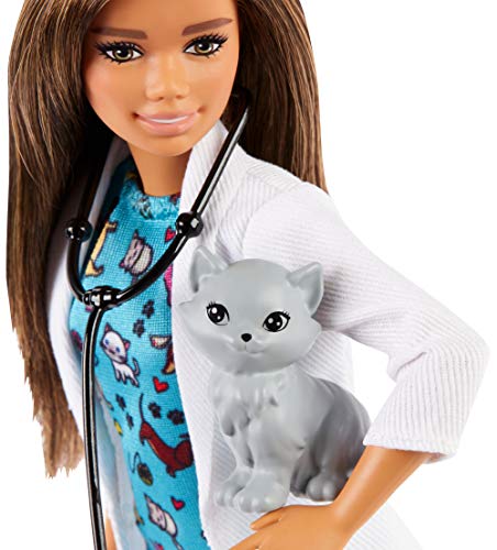 Barbie Quiero Ser muñeca veterinaria morena con bata médica, y gatito como paciente (Mattel GJL63)