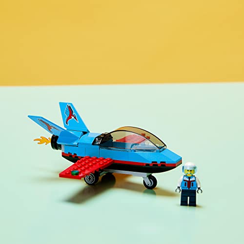 LEGO 60323 City Avión Acrobático, Set de Juguete con Mini Figura de Piloto, Idea de Regalo para Niños y Niñas 5 Años