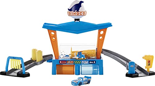 Cars Autolavado Dinoco, incluye dos coches de juguete, vehículo cambia de color (Mattel GTK91)