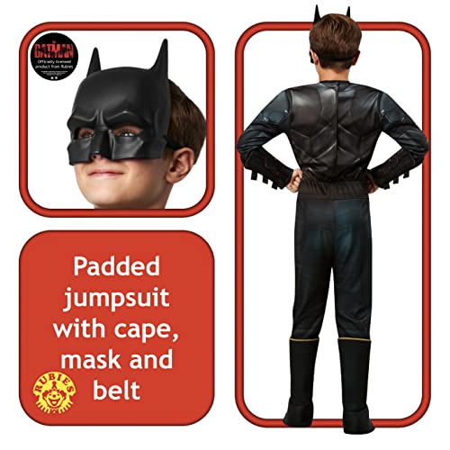 Rubies Disfraz The Batman Deluxe para niño, con jumpsuit detalles impresos, pecho musculoso, capa y máscara, para Halloween, carnaval, Navidad y cumpleaños