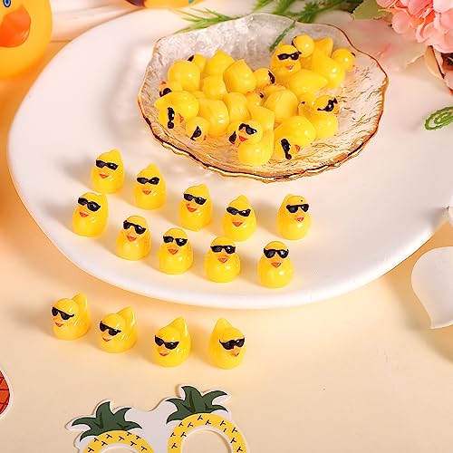 100 Piezas Mini Patos de Resina, Bonitos Mini Patos de Resina con Gafas de Sol Pequeño Pato Amarillo Patos en Miniatura para Paisaje de Jardín en Miniatura Casa de Muñecas