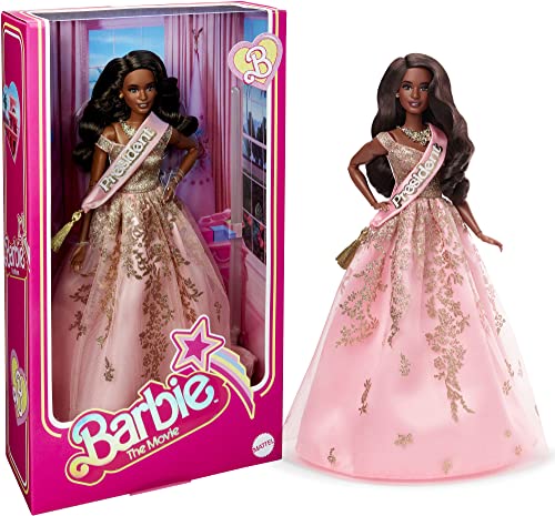 Barbie The Movie - Barbie Muñeca Presidenta coleccionable de la película con vestido brillante rosa y dorado, regalo +3años, (Mattel HPK05)