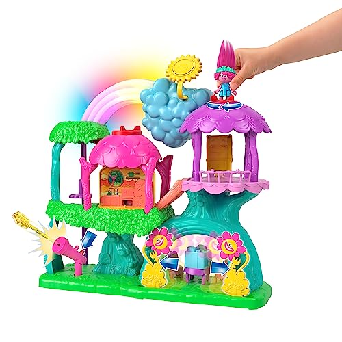 Conjunto de juego de casa del árbol arcoíris con luces y sonidos Imaginext de DreamWorks Trolls con Poppy, 7 piezas, juguete +3 años (Mattel HML49)