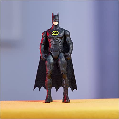 DC Comics Batman - Figura Batman 10 CM Muñeco Batman 10 cm Articulado y 2 Accesorios - 6065489 - Superhéroes Juguetes Niños 3 Años +