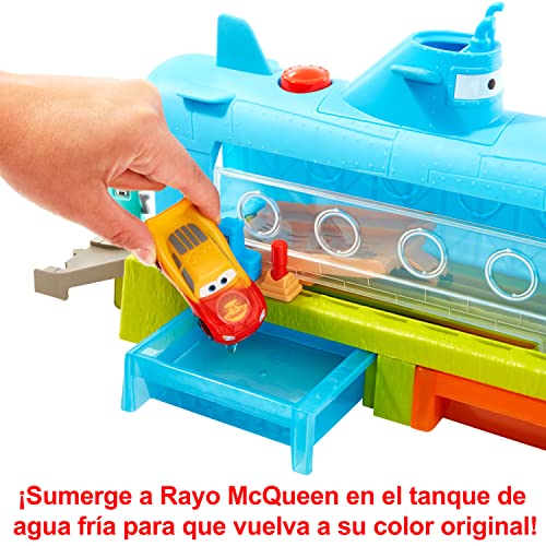 Disney Cars on the Road Ballena lavadero de coches Pista para coches de juguete, incluye 1 vehículo Rayo McQueen que cambia de color en el agua, regalo +4 años (Mattel HGV70)