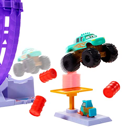 Disney Cars on the Road Set de juego Circo de acrobacias Pista para coches de juguete basado en la serie, inlcuye 2 vehículos personaje y accesorios, +4 años (Mattel HGV73)