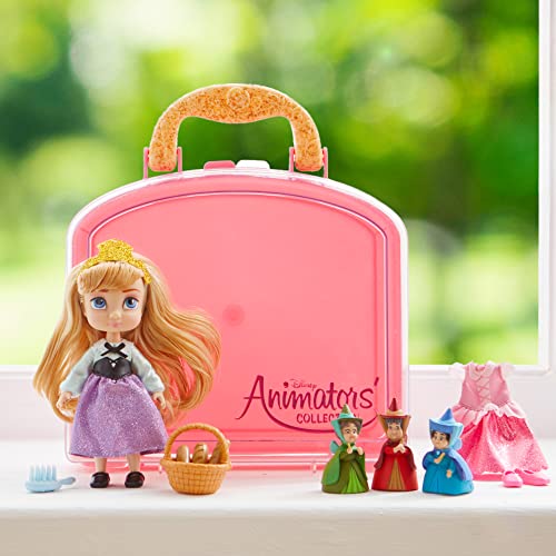 Disney Store Conjunto de muñecas en Miniatura de Aurora de la colección Animators, Juego de Nueve Piezas, Altura: 21 cm, Contiene a Aurora, Flora, Fauna, Primavera y Mucho más, para Mayores de 3 años