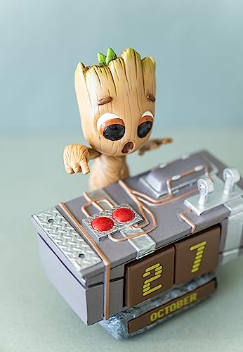 Grupo Erik Calendario perpetuo 3D Groot Death Button - Calendario 3D Groot - Figuras Marvel Ideal decoración Marvel habitación - Calendario sobremesa de Figura Groot, Guardianes de la Galaxia