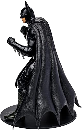 Lansay McFarlane Toys - DC - The Flash Movie - Batman (Michael Keaton) 30 cm - Figura de colección y Accesorios - Personajes de cómics - A Partir de 12 años