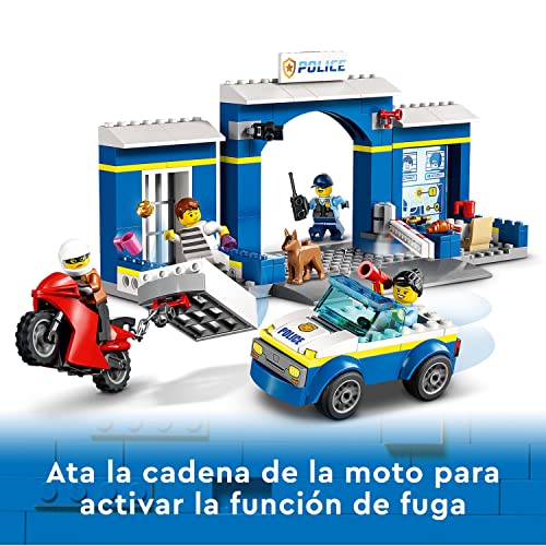LEGO 60370 City Persecución en la Comisaría de Policía con Cárcel, Moto y Coche de Juguete, 4 Mini Figuras y Perro para Niños de 4 Años o Más