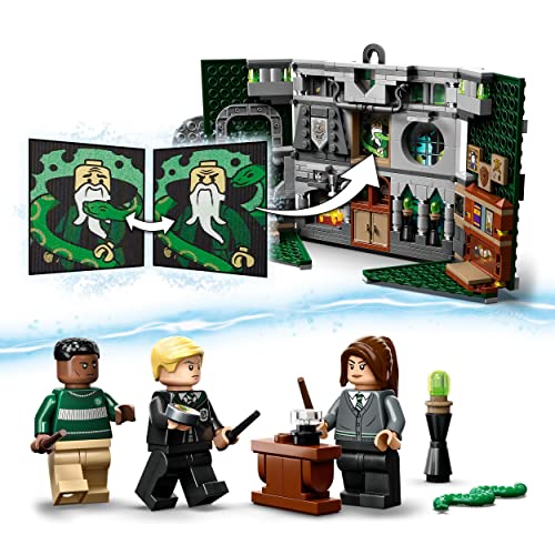 LEGO 76410 Harry Potter Estandarte de la Casa Slytherin, Sala Común del Castillo de Hogwarts o Cuadro de Pared, Juguete de Viaje, Mini Figura Draco Malfoy