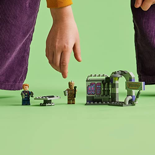 LEGO 76523 Marvel Base de los Guardianes de la Galaxia 3 con Mini Figuras de Groot y Star-Lord, Juguete de Superhéroes para Construir para Niños y Niñas de 7+ Años