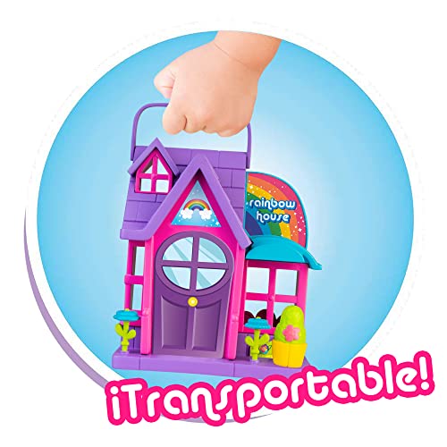 Pinypon - Casita del arcoíris, casita de juguete plegable, de color morado y rosa, con accesorios, decoraciones para jugar y una mini muñeca, para niños y niñas desde 3 años, Famosa (PNY26200)