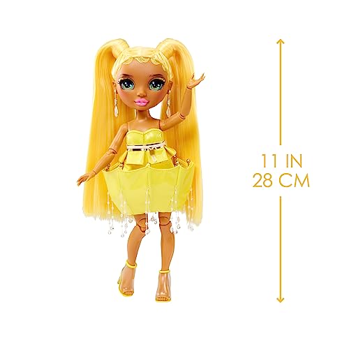 Rainbow High Muñeca Fantastic Fashion - Sunny Madison - Muñeca de Moda Amarilla de 28cm y Set de Juegos con 2 Conjuntos y Accesorios de Moda - para niños y niñas de 4 a 12 años