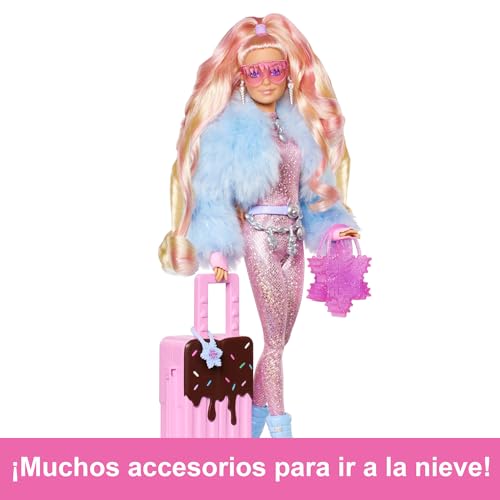 Barbie Extra Fly, Muñeca con temática de viajes con conjunto invernal para la nieve, mono rosa brillante y abrigo de piel sintética, juguete +3 años (Mattel HPB16)