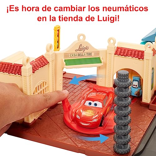Cars Disney Cars on the Road Radiador Springs Pista para coches de juguete basado en la serie, incluye 3 vehículos personaje, regalo +4 años (Mattel HGV68)