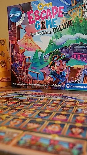 Clementoni 59257 Escape Game - Juego de Mesa de Lujo con 4 Aventuras, Incluye Tarjetas de Notas y Accesorios, Juego Familiar a Partir de 10 años